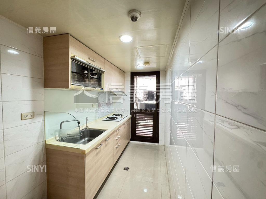 近德芳南路２房高樓御邸房屋室內格局與周邊環境