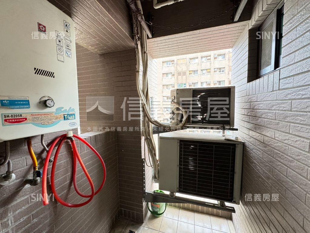 近德芳南路２房高樓御邸房屋室內格局與周邊環境