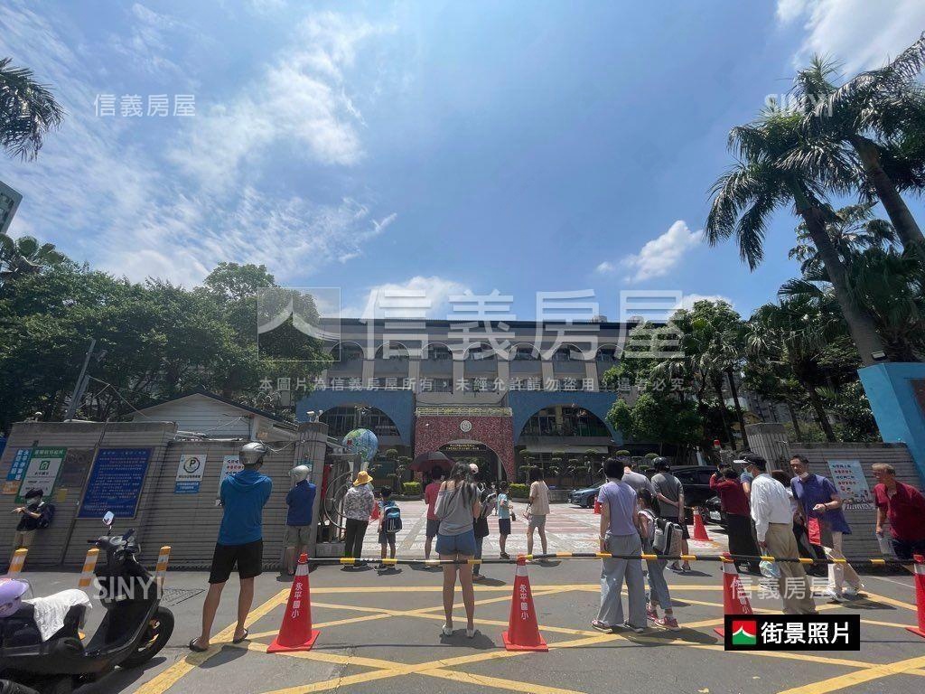 羅浮公園坡機車位７號房屋室內格局與周邊環境