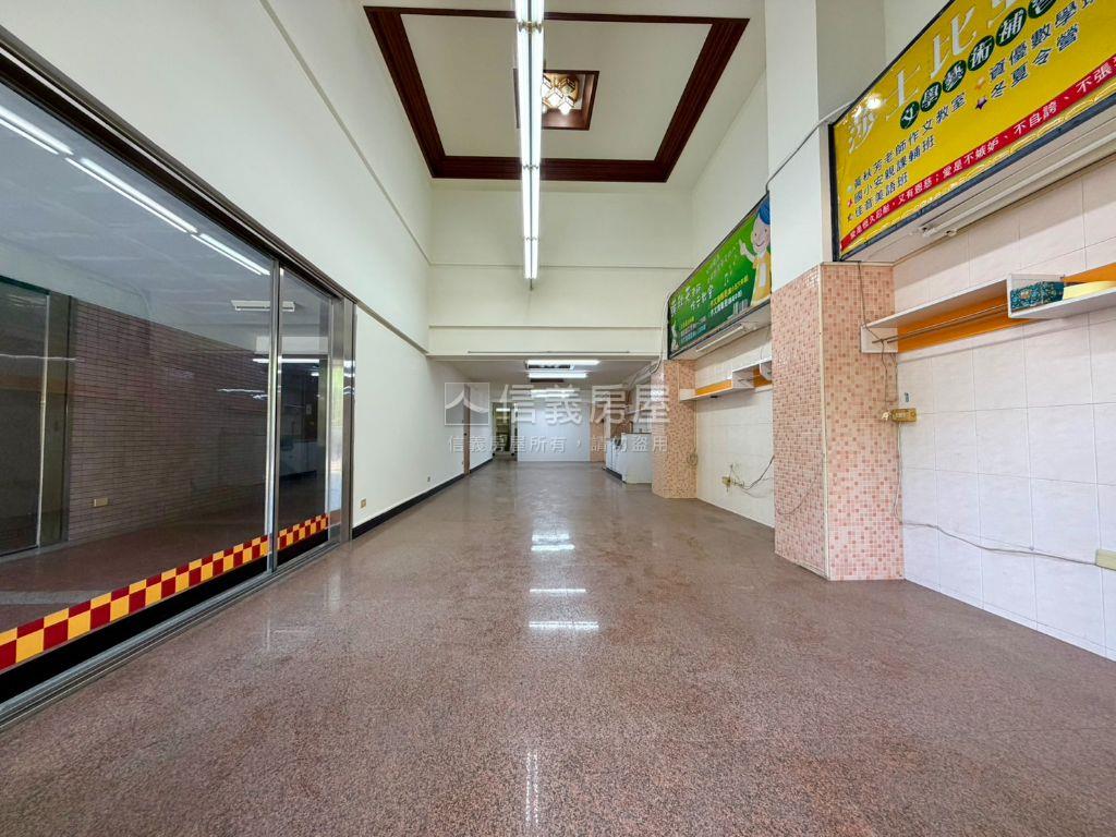 崇明路挑高黃金店面房屋室內格局與周邊環境