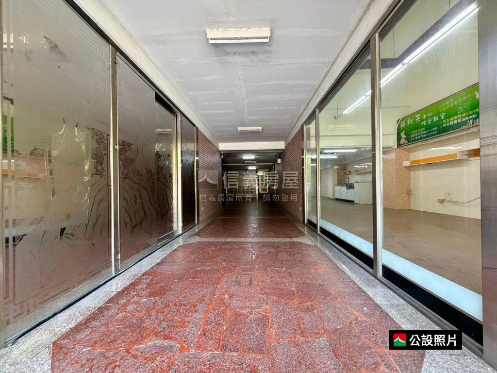 崇明路挑高黃金店面房屋室內格局與周邊環境
