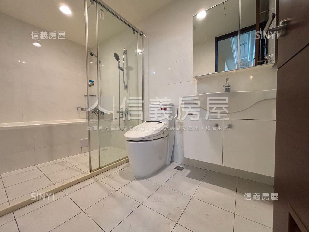 海洋都心二房車位房屋室內格局與周邊環境