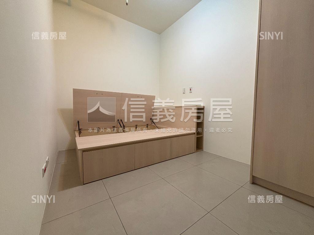 海洋都心二房車位房屋室內格局與周邊環境