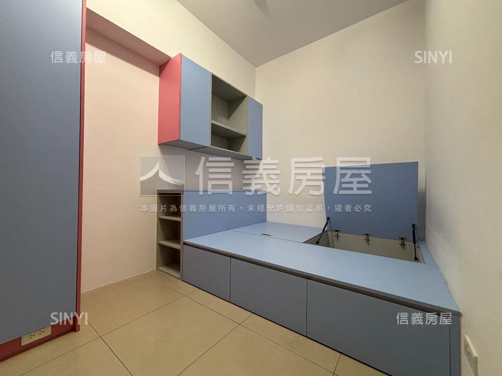 海洋都心二房車位房屋室內格局與周邊環境