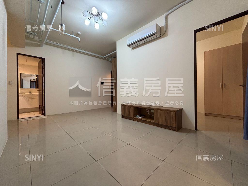 海洋都心二房車位房屋室內格局與周邊環境