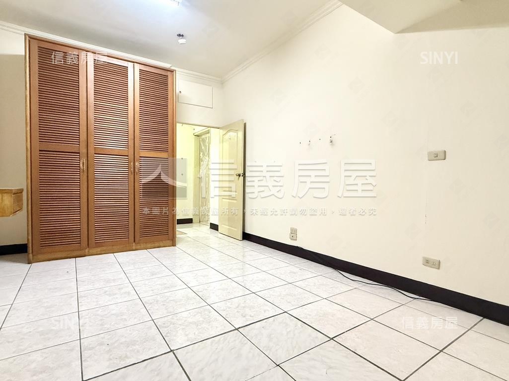 翡翠宮廷大三房房屋室內格局與周邊環境