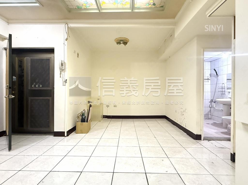 翡翠宮廷大三房房屋室內格局與周邊環境