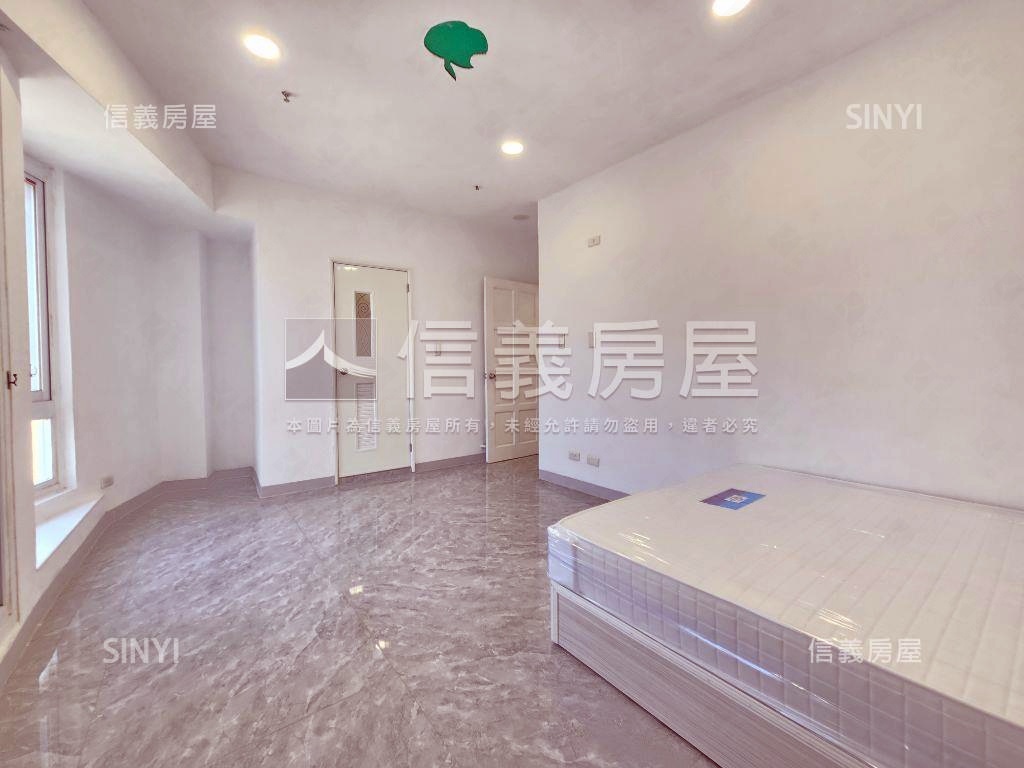 輕軌站前．翻新大三房車位房屋室內格局與周邊環境