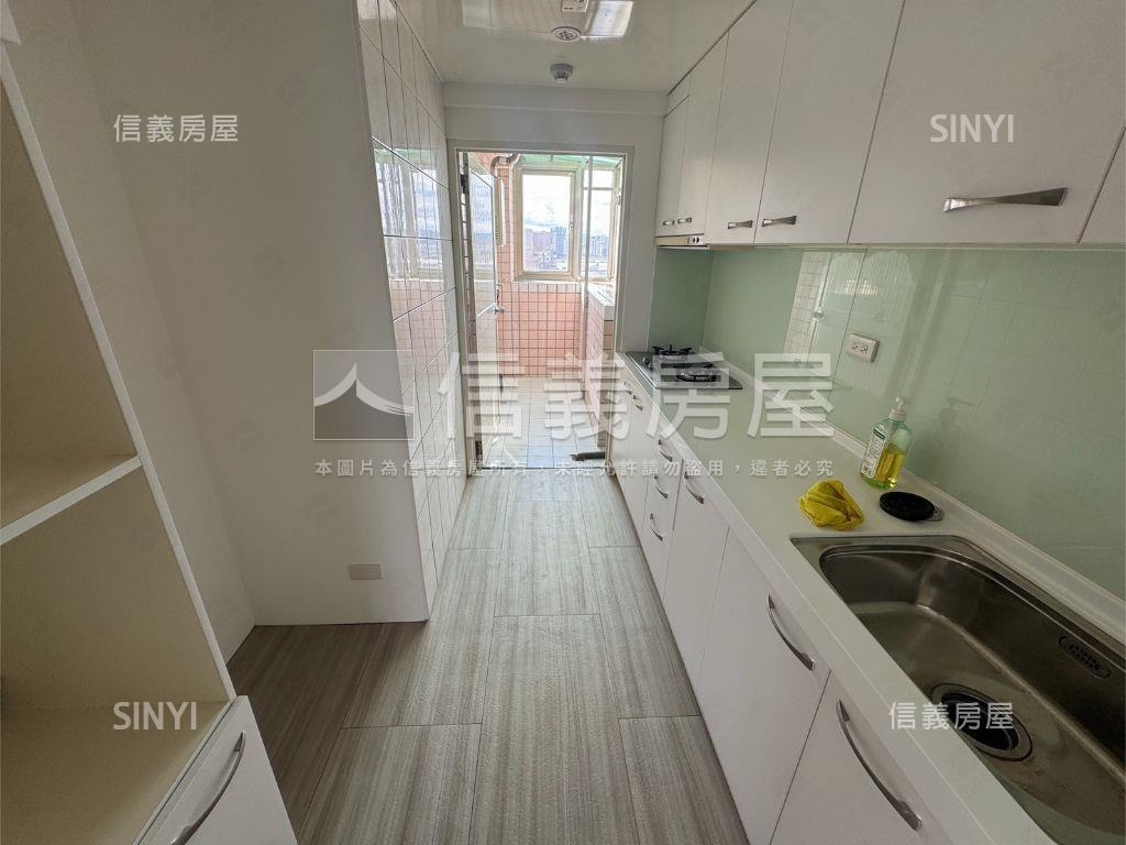 士林帝王景觀戶！三面採光房屋室內格局與周邊環境