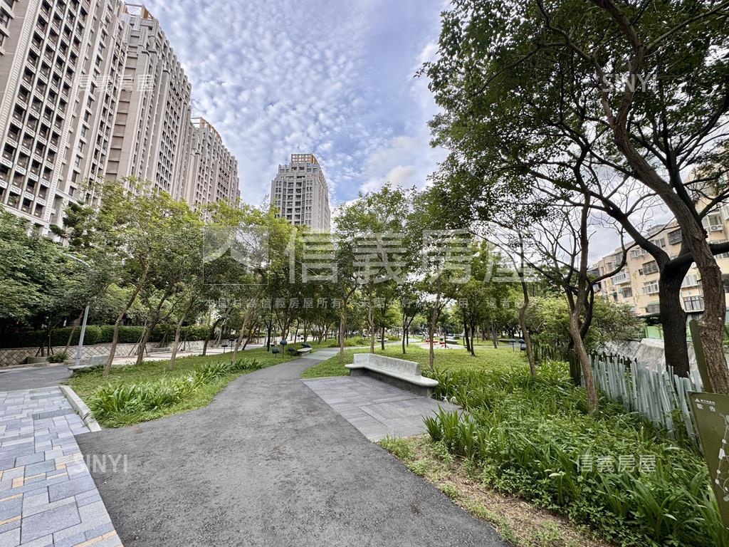 甫園看公園前後陽台三房寓房屋室內格局與周邊環境