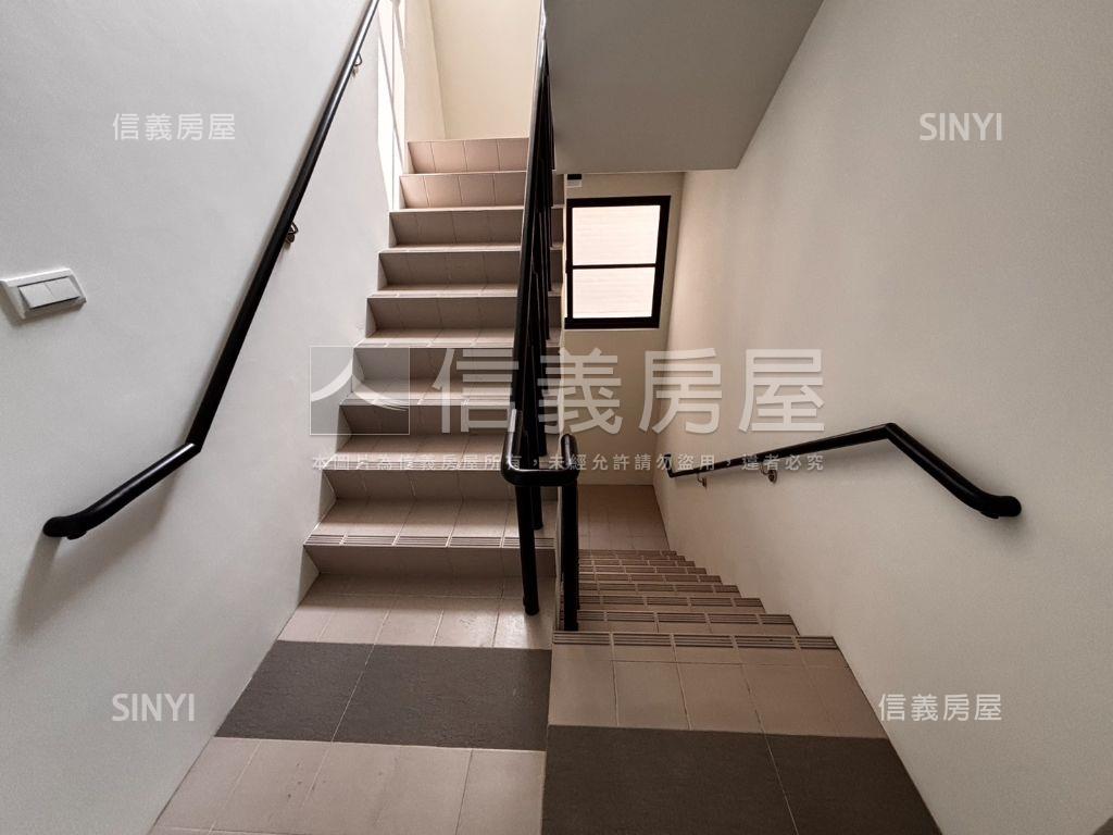 安南大空間全新四房平車房屋室內格局與周邊環境