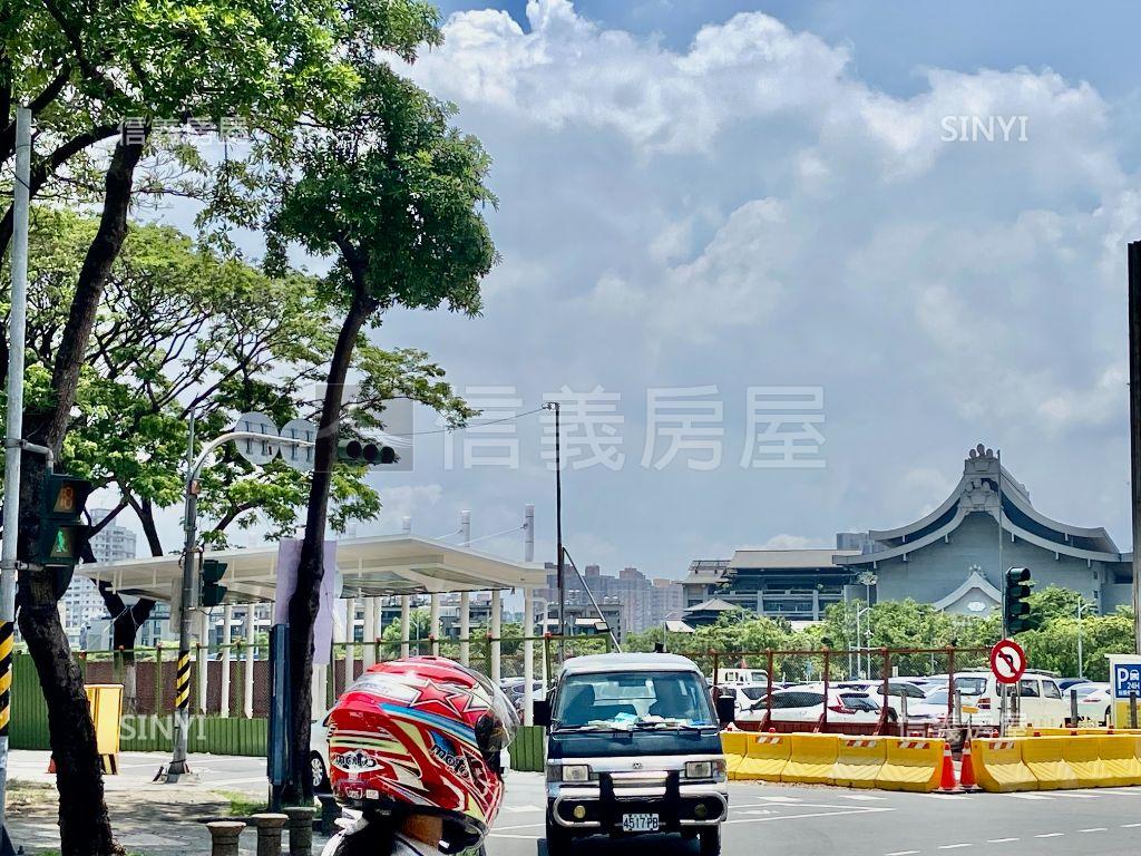 龍華國中．１Ｆ四房車位房屋室內格局與周邊環境