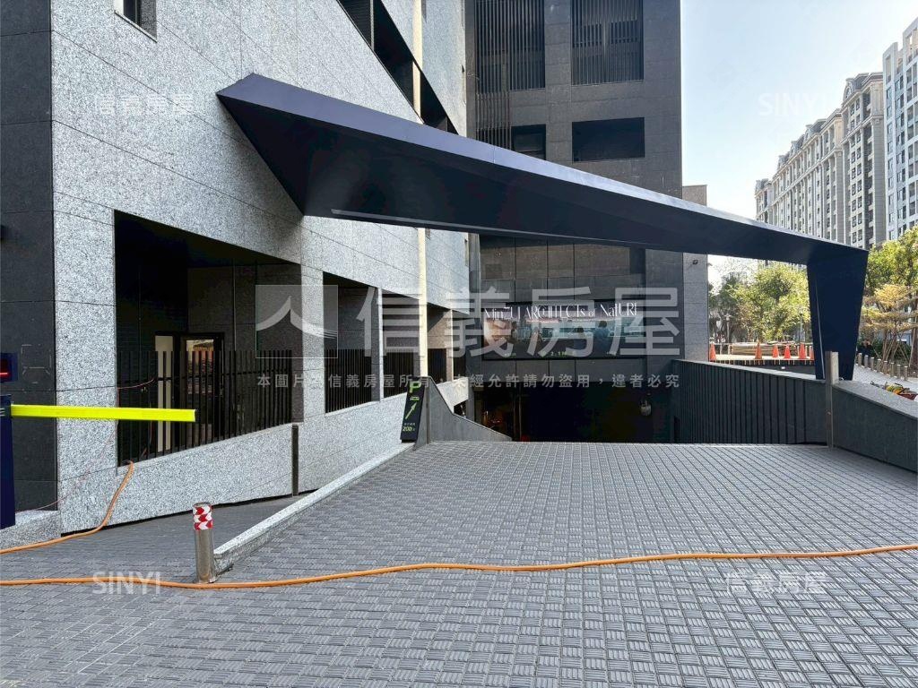 明水新創朝東店面１０９坪房屋室內格局與周邊環境