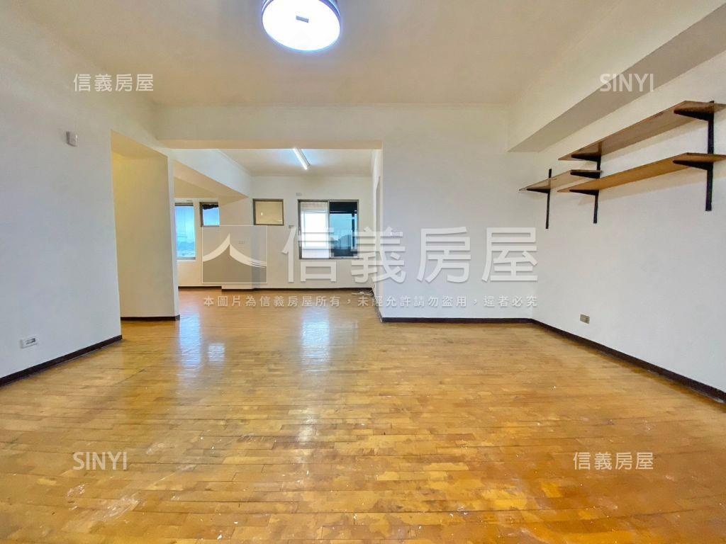 汐萬凱旋４房車位房屋室內格局與周邊環境