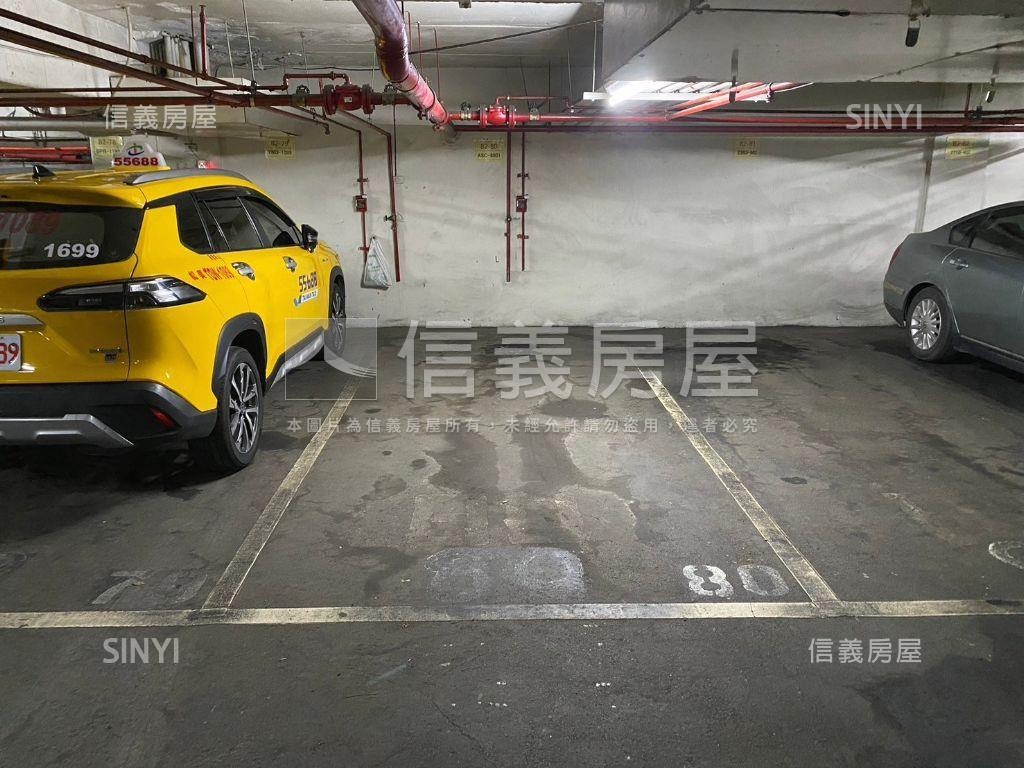 汐萬凱旋４房車位房屋室內格局與周邊環境