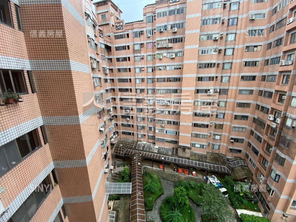 汐萬凱旋４房車位房屋室內格局與周邊環境