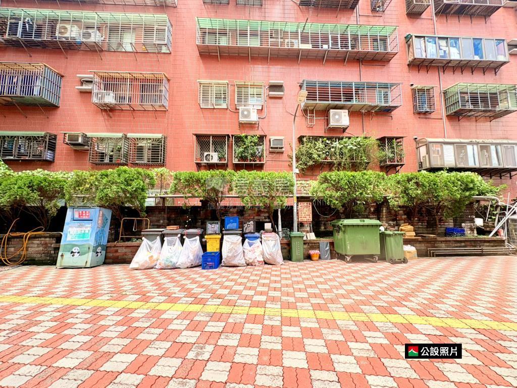 三代同堂雙車位氣派宅房屋室內格局與周邊環境