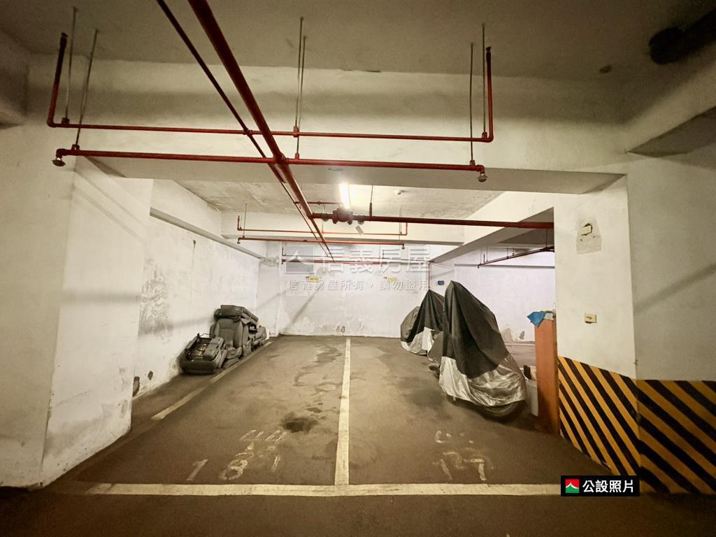 三代同堂雙車位氣派宅房屋室內格局與周邊環境