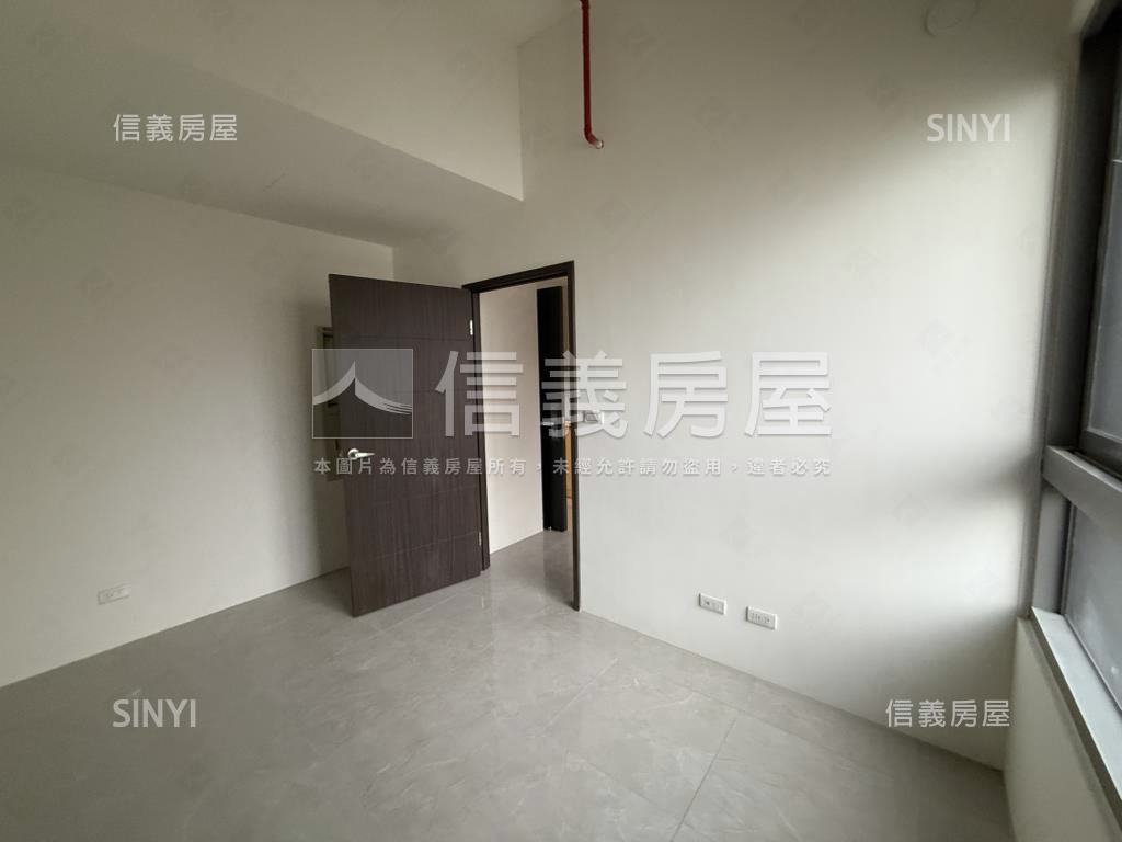 全新交屋！逢甲１０１兩房房屋室內格局與周邊環境