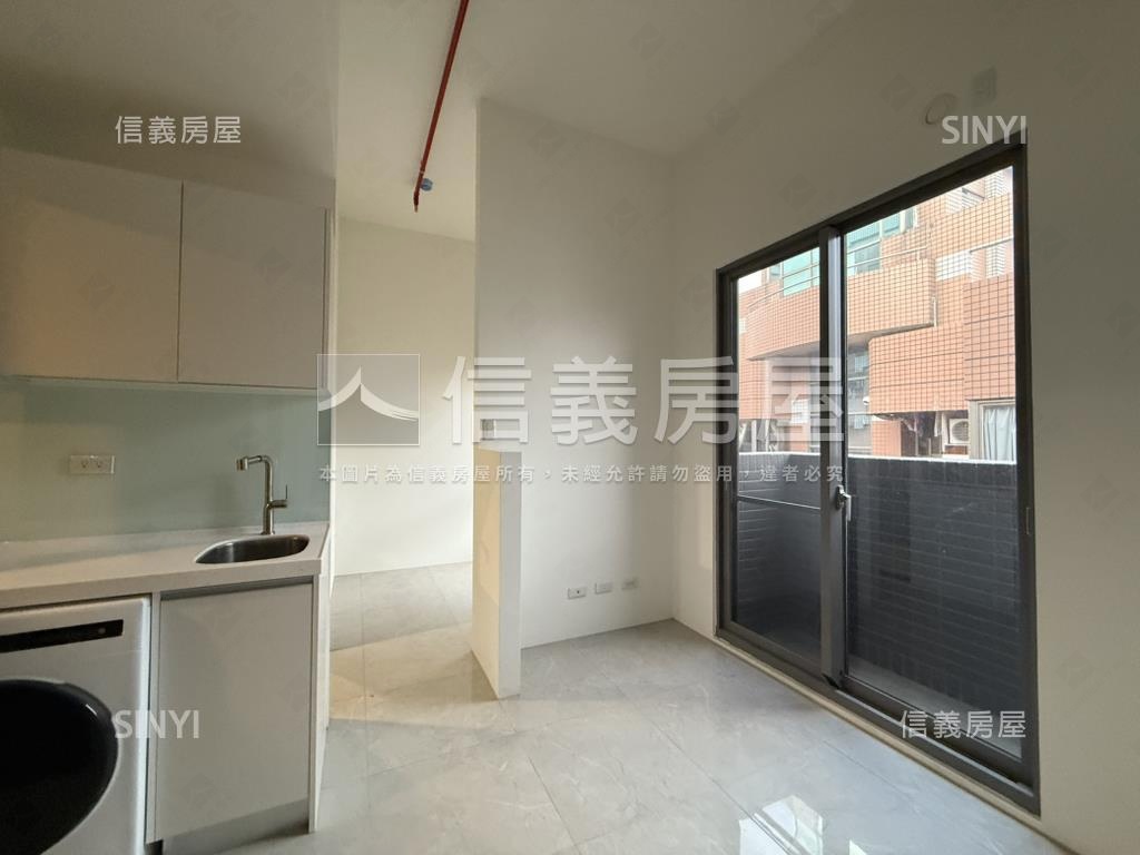 全新交屋！逢甲１０１兩房房屋室內格局與周邊環境