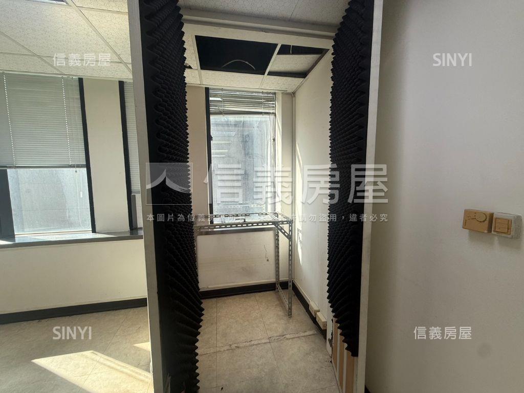 台鳳帝門採光商辦房屋室內格局與周邊環境