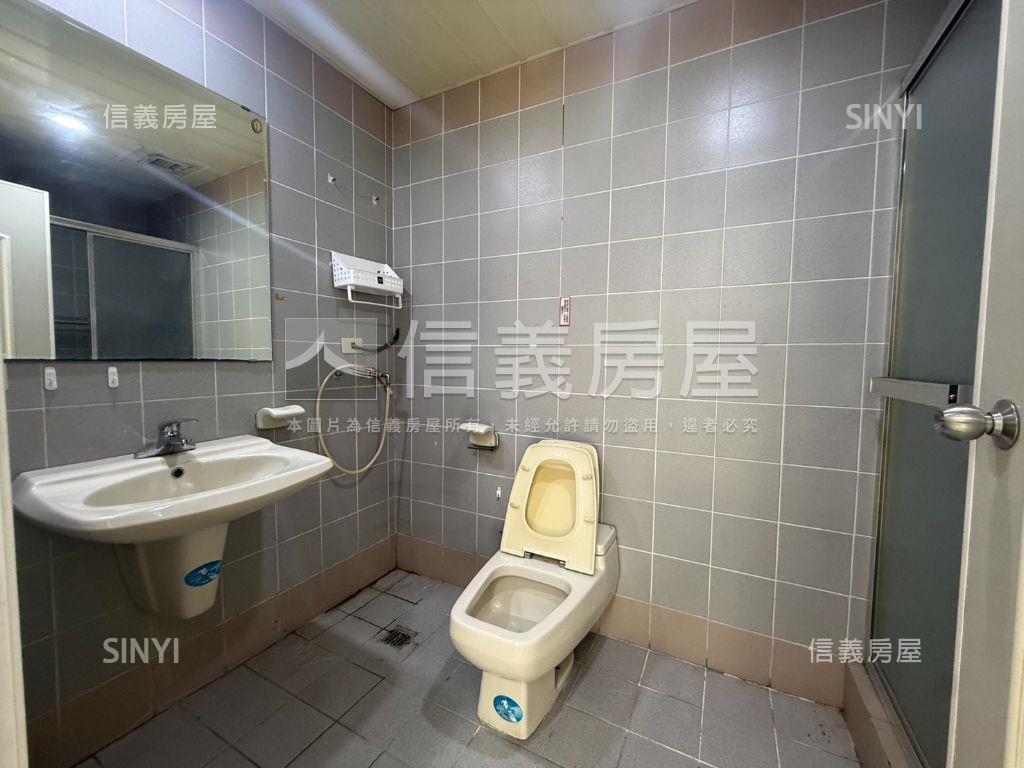 台鳳帝門採光商辦房屋室內格局與周邊環境