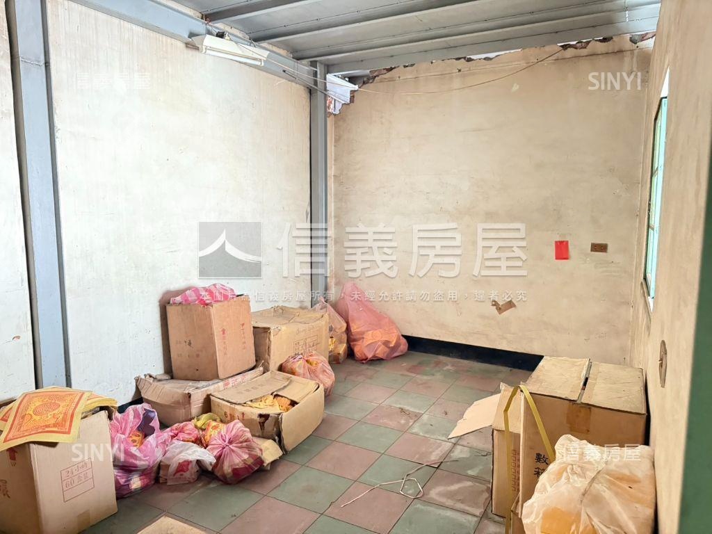 正街三面採光角窗透店房屋室內格局與周邊環境