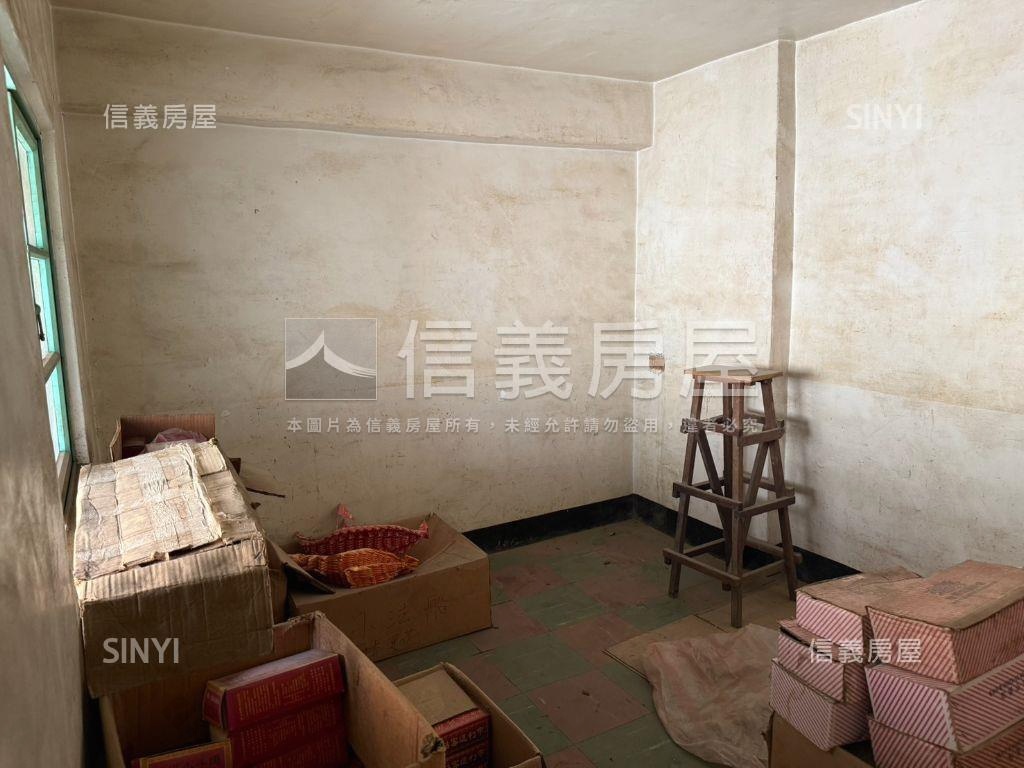 正街三面採光角窗透店房屋室內格局與周邊環境