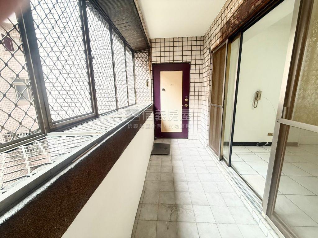 單坪約１８萬學區美宅房屋室內格局與周邊環境