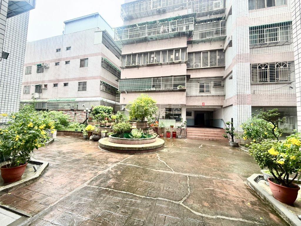 單坪約１８萬學區美宅房屋室內格局與周邊環境
