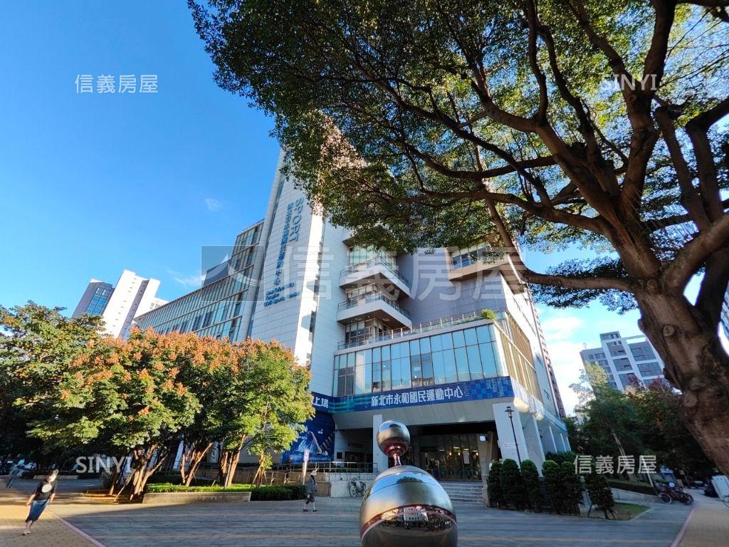 陽台未獨立標示臨馬路三樓房屋室內格局與周邊環境