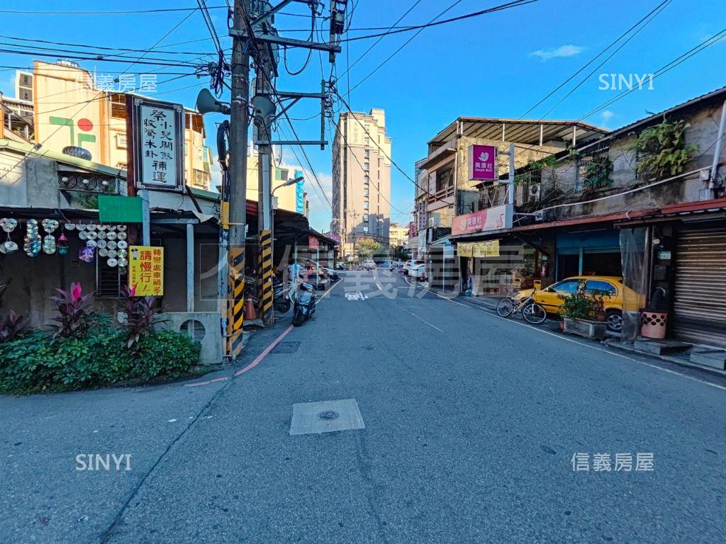 陽台未獨立標示臨馬路三樓房屋室內格局與周邊環境