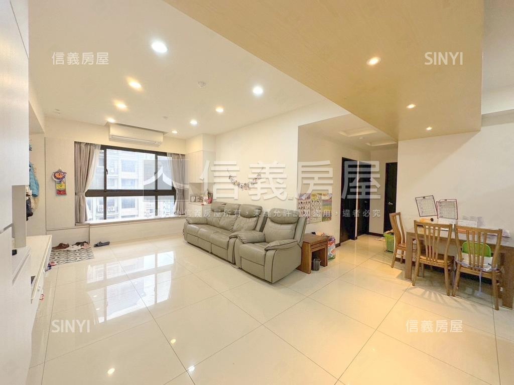 稀有高鐵臻觀｜四房雙車位房屋室內格局與周邊環境