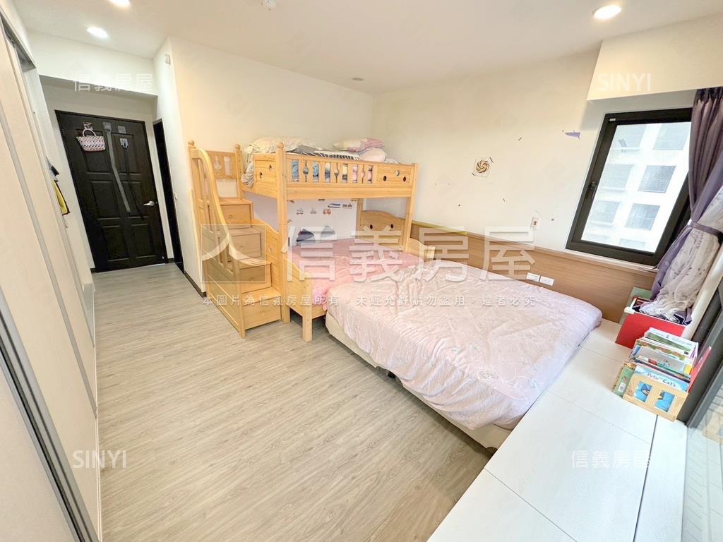 稀有高鐵臻觀｜四房雙車位房屋室內格局與周邊環境