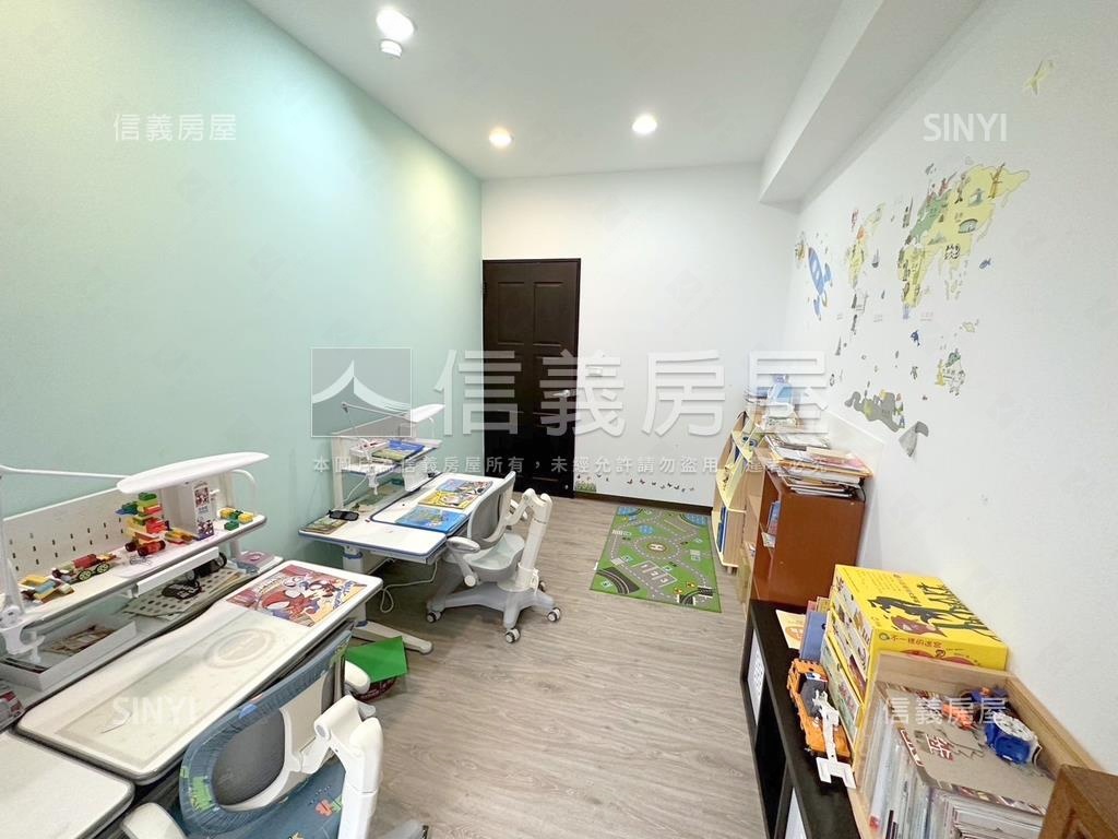 稀有高鐵臻觀｜四房雙車位房屋室內格局與周邊環境