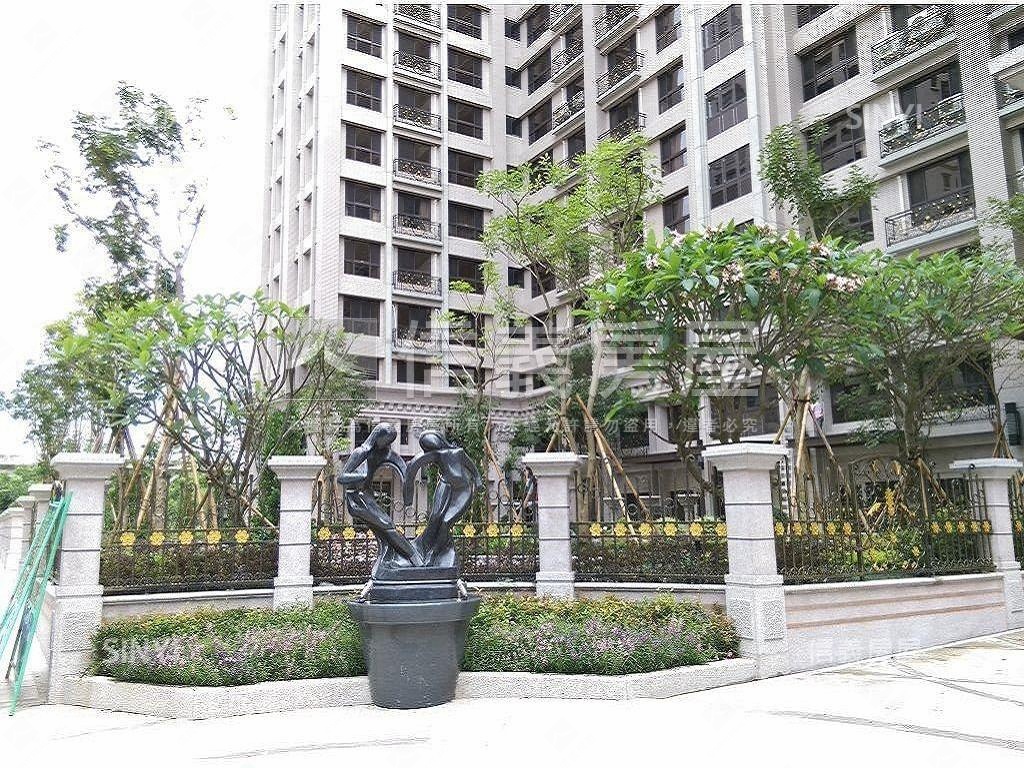 稀有高鐵臻觀｜四房雙車位房屋室內格局與周邊環境