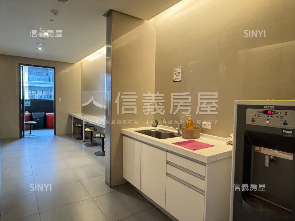 ＢＨＷ鼎盛商辦Ａ棟３戶房屋室內格局與周邊環境