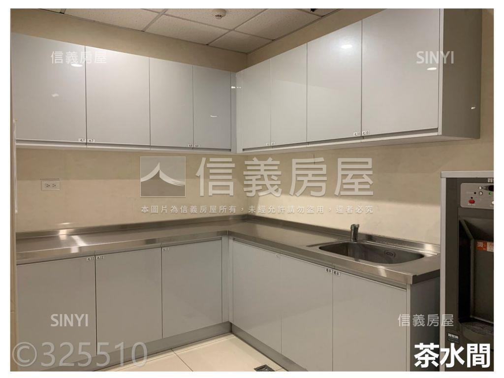 遠雄Ｕ－ＴＯＷＮ附車位房屋室內格局與周邊環境