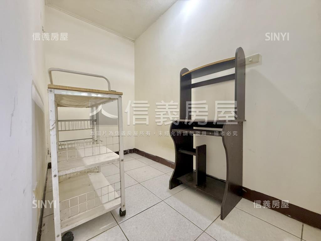 景安摩登高樓層三房房屋室內格局與周邊環境