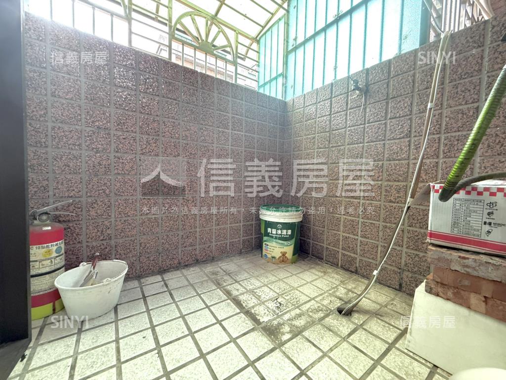 景安摩登高樓層三房房屋室內格局與周邊環境