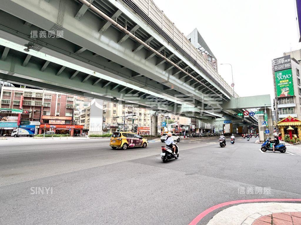 景安摩登高樓層三房房屋室內格局與周邊環境