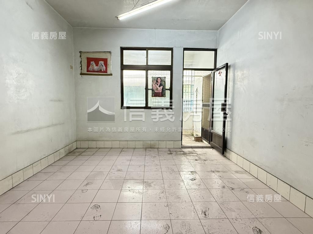 五甲南華正路熱鬧透店房屋室內格局與周邊環境