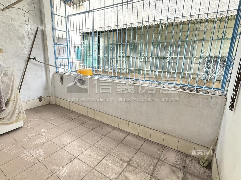 五甲南華正路熱鬧透店房屋室內格局與周邊環境