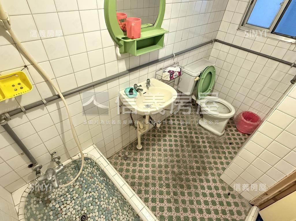 五甲南華正路熱鬧透店房屋室內格局與周邊環境