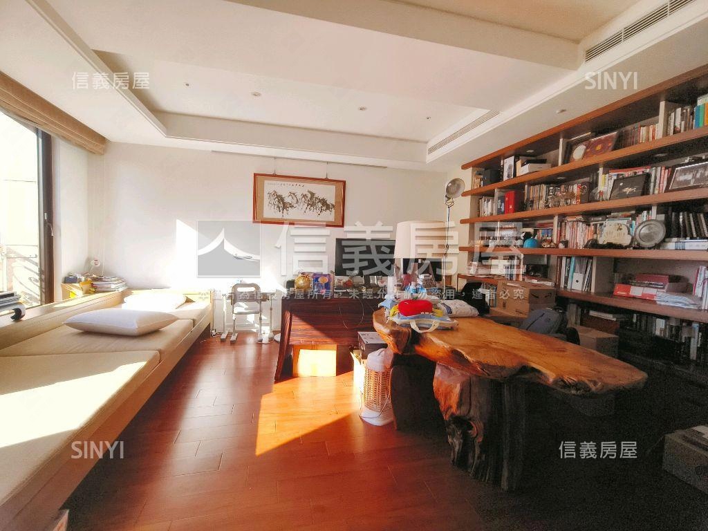 中悅國寶－氣派瑰麗美宅房屋室內格局與周邊環境