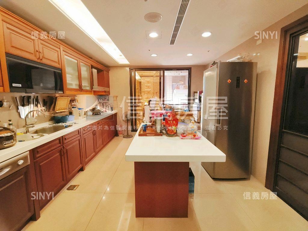 中悅國寶－氣派瑰麗美宅房屋室內格局與周邊環境