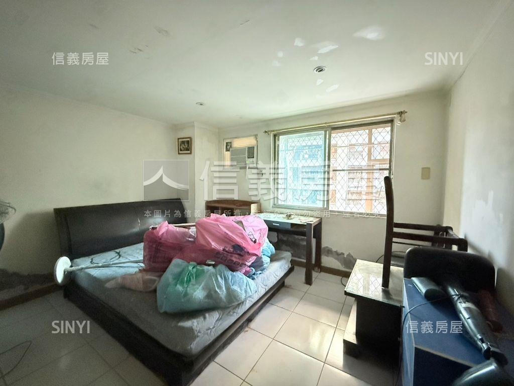 世電●挑高稀有宅房屋室內格局與周邊環境