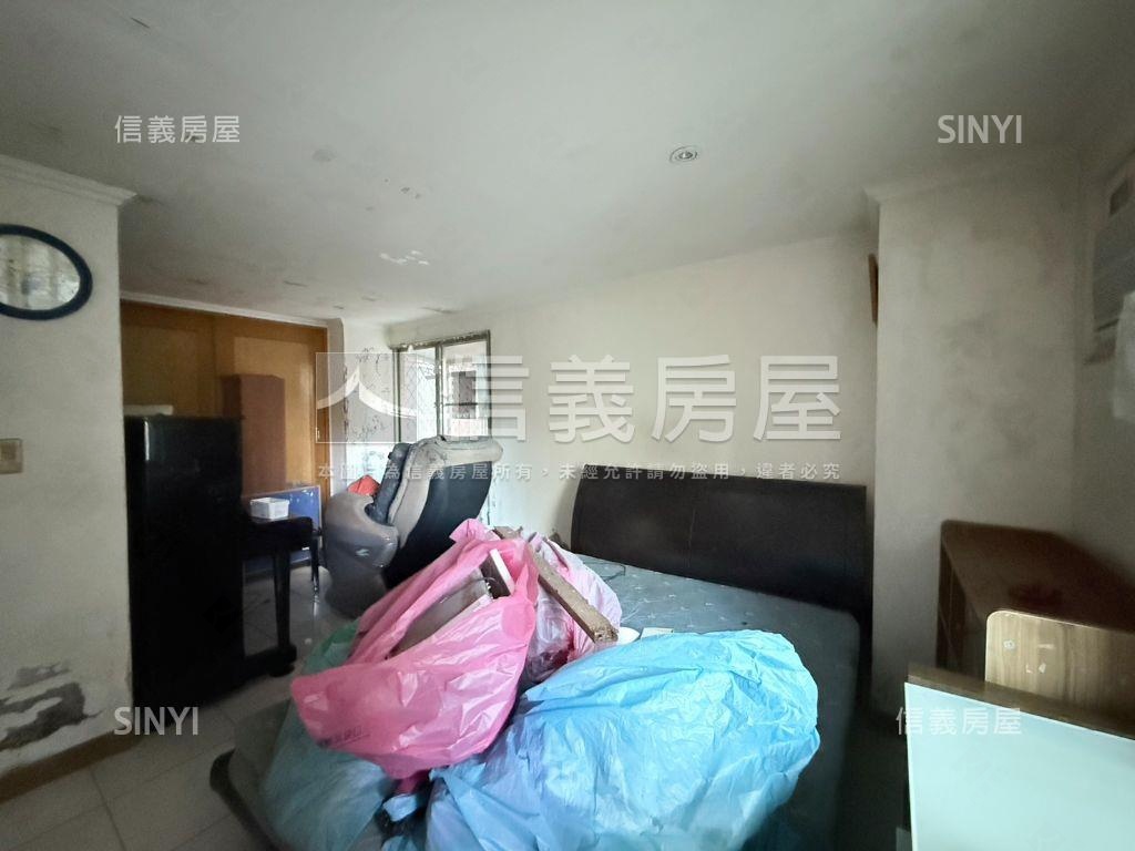 世電●挑高稀有宅房屋室內格局與周邊環境