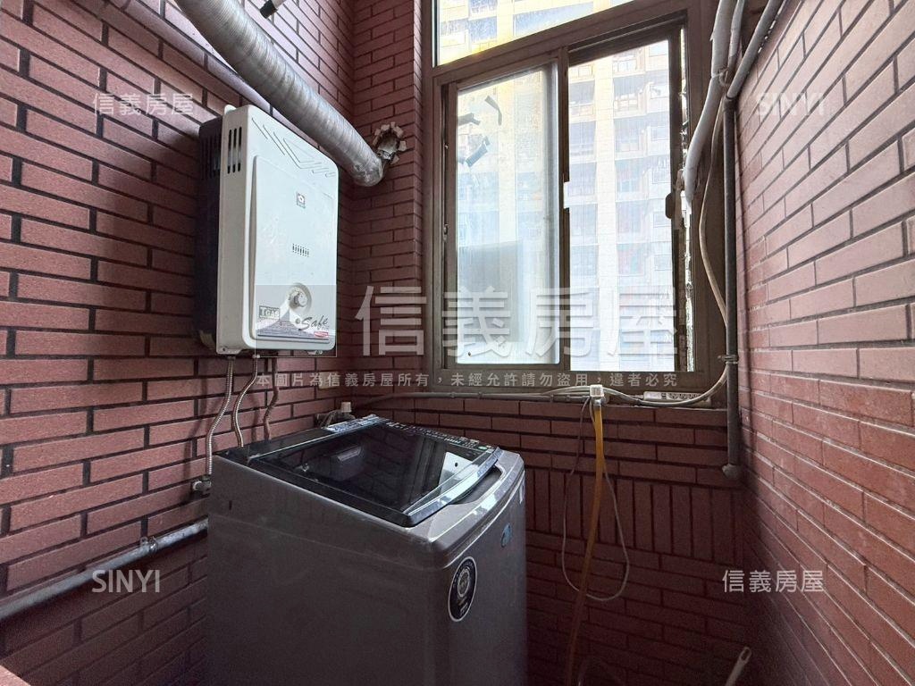 世電●挑高稀有宅房屋室內格局與周邊環境