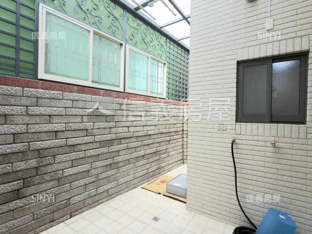 高鐵特區大面寬雙車位透天房屋室內格局與周邊環境